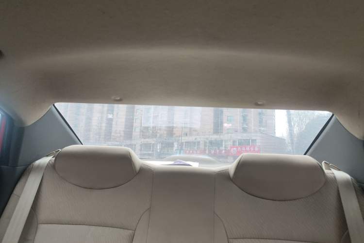 Used Hyundai Verna (older generation) 2010 Sedan 1.4L Automatic Luxury GLS Trim Headliner