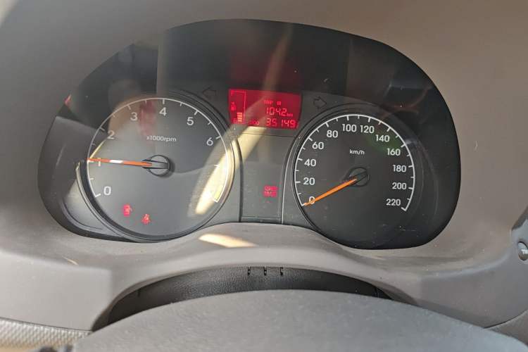Used Hyundai Verna (older generation) 2010 Sedan 1.4L Manual Comfort GS Instrument Cluster