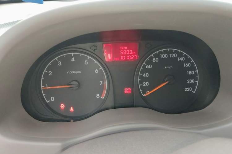 Used Hyundai Verna (older generation) 2010 Sedan 1.4L Manual Comfort GS Instrument Cluster
