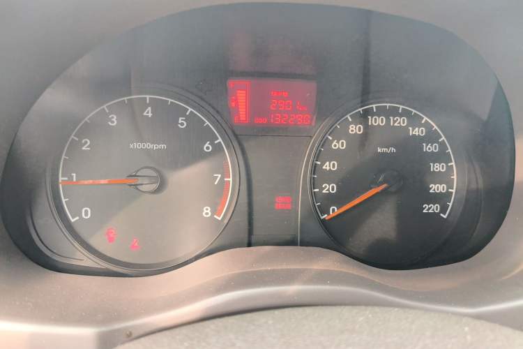 Used Hyundai Verna (older generation) 2010 Sedan 1.4L Manual Comfort GS Instrument Cluster