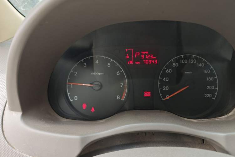 Used Hyundai Verna (older generation) 2010 Sedan 1.4L Automatic Comfort Model GS Instrument Cluster