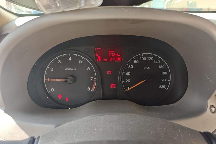 Used Hyundai Verna (older generation) 2010 Sedan 1.4L Manual Comfort GS Instrument Cluster