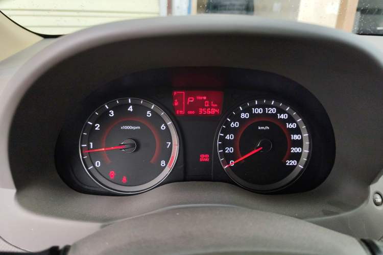 Used Hyundai Verna (older generation) 2010 Sedan 1.4L Automatic Fashionable GT Model Instrument Cluster