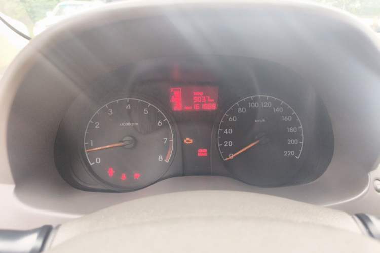 Used Hyundai Verna (older generation) 2010 Sedan 1.4L Manual Comfort GS Instrument Cluster
