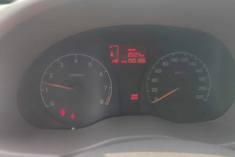 Used Hyundai Verna (older generation) 2010 Sedan 1.4L Manual Comfort GS Instrument Cluster