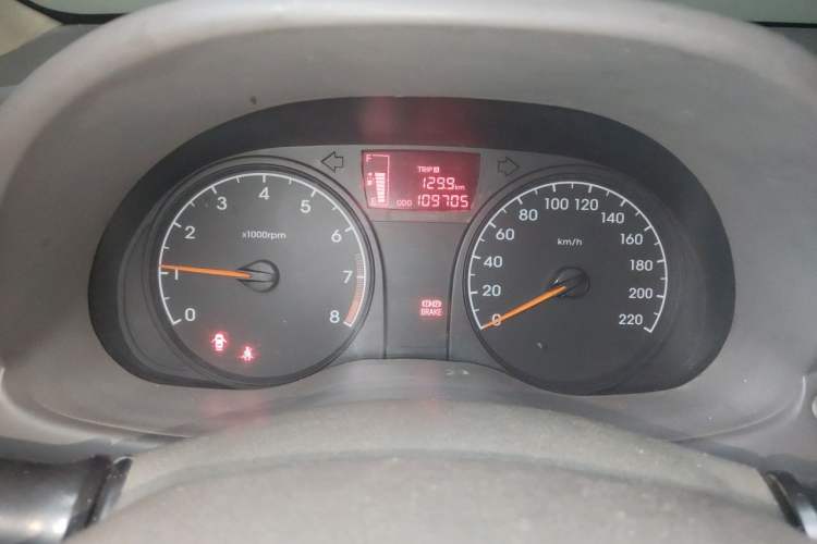 Used Hyundai Verna (older generation) 2010 Sedan 1.4L Manual Comfort GS Instrument Cluster