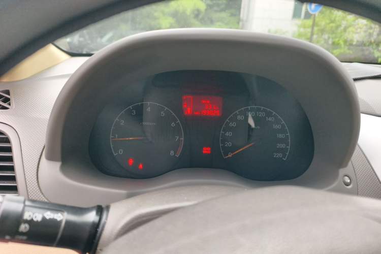 Used Hyundai Verna (older generation) 2010 Sedan 1.4L Manual Comfort GS Instrument Cluster