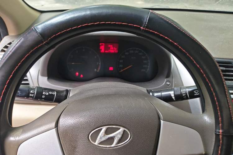 Used Hyundai Verna (older generation) 2010 Sedan 1.4L Manual Comfort GS Instrument Cluster
