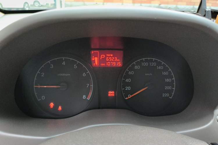 Used Hyundai Verna (older generation) 2010 Sedan 1.4L Automatic Comfort Model GS Instrument Cluster
