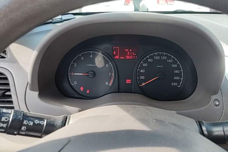 Used Hyundai Verna (older generation) 2010 Sedan 1.4L Manual Comfort GS Instrument Cluster