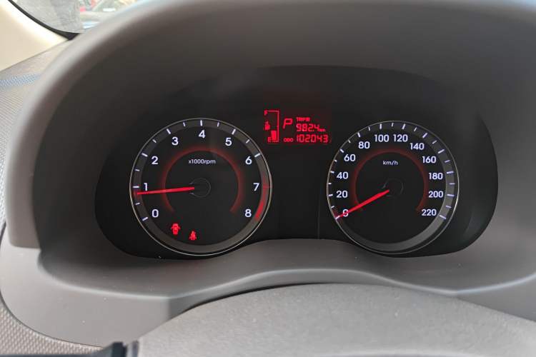 Used Hyundai Verna (older generation) 2010 Sedan 1.4L Automatic Fashionable GT Model Instrument Cluster