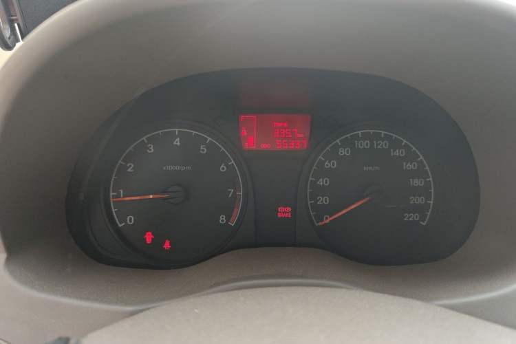 Used Hyundai Verna (older generation) 2010 Sedan 1.4L Manual Comfort GS Instrument Cluster