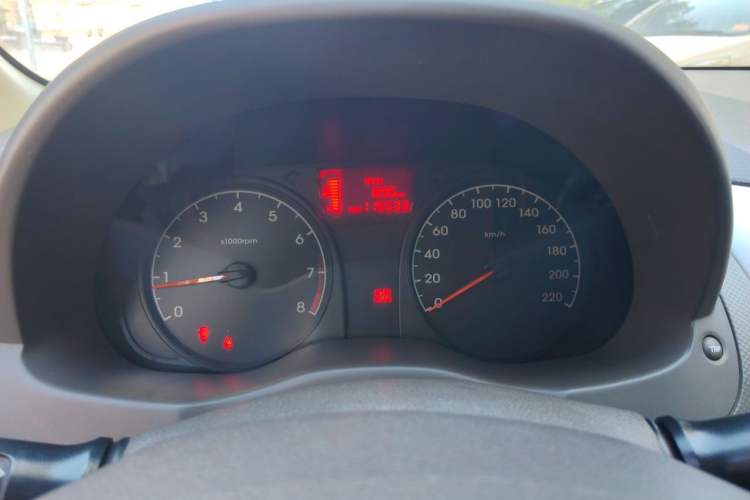 Used Hyundai Verna (older generation) 2010 Sedan 1.4L Manual Comfort GS Instrument Cluster