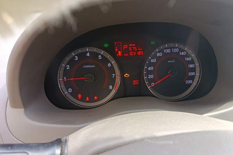Used Hyundai Verna (older generation) 2010 Sedan 1.4L Automatic Fashionable GT Model Instrument Cluster