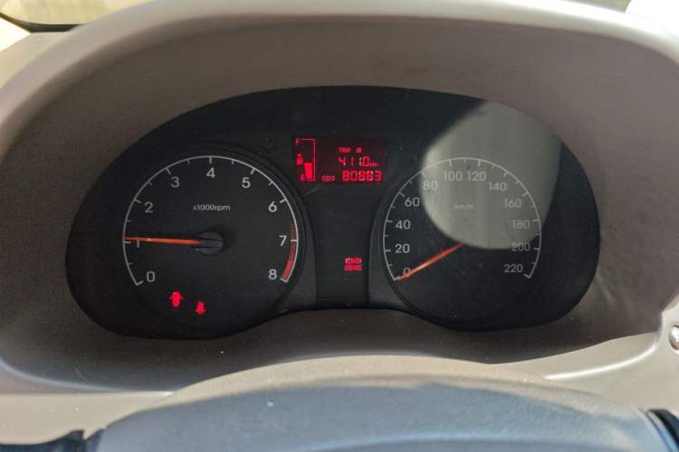 Used Hyundai Verna (older generation) 2010 Sedan 1.4L Manual Comfort GS Instrument Cluster