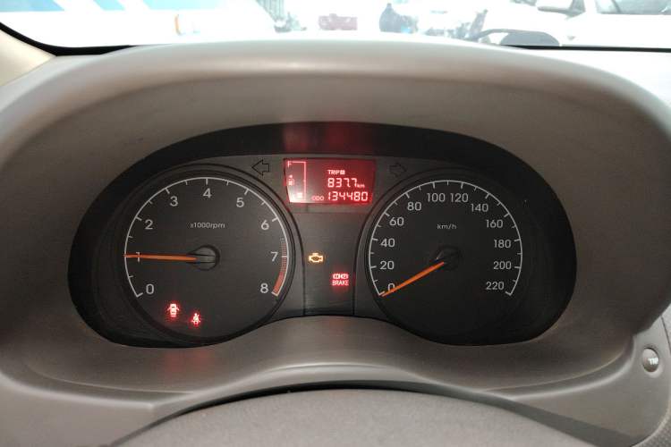 Used Hyundai Verna (older generation) 2010 Sedan 1.4L Manual Comfort GS Instrument Cluster