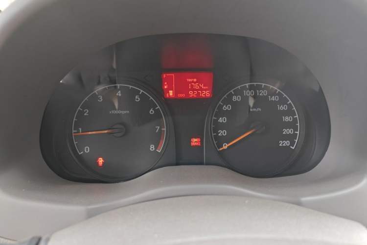 Used Hyundai Verna (older generation) 2010 Sedan 1.4L Manual Comfort GS Instrument Cluster