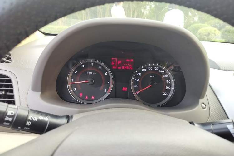 Used Hyundai Verna (older generation) 2010 Sedan 1.4L Automatic Fashionable GT Model Instrument Cluster