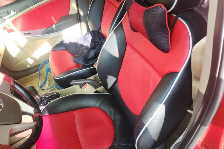 Used Hyundai Verna (older generation) 2010 Sedan 1.4L Automatic Comfort Model GS Left Front Seat
