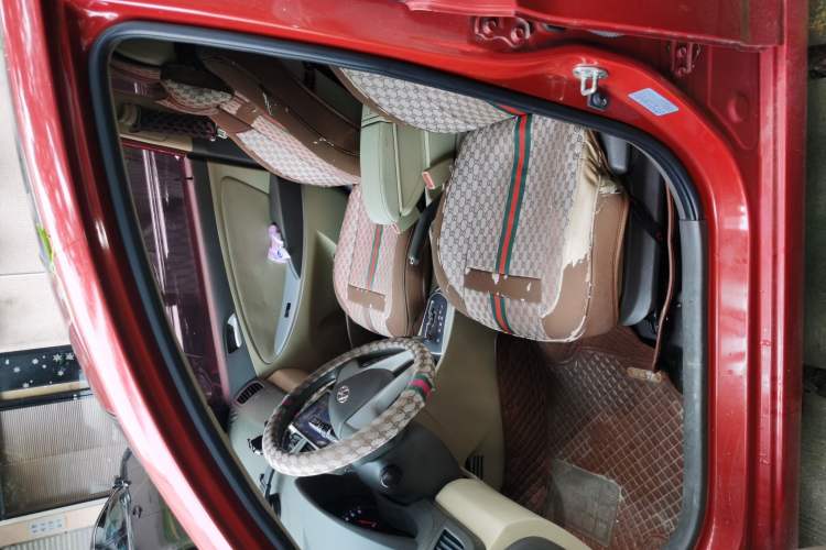 Used Hyundai Verna (older generation) 2010 Sedan 1.4L Automatic Comfort Model GS Left Front Seat