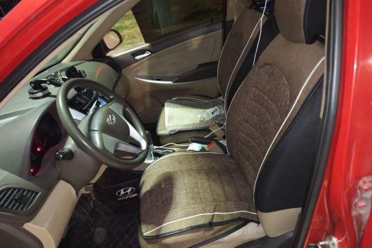 Used Hyundai Verna (older generation) 2010 Sedan 1.4L Automatic Comfort Model GS Left Front Seat