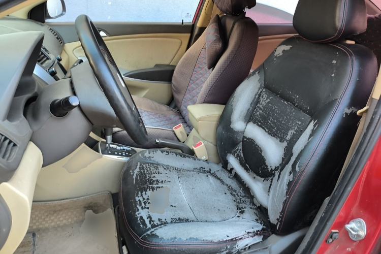 Used Hyundai Verna (older generation) 2010 Sedan 1.4L Automatic Comfort Model GS Left Front Seat