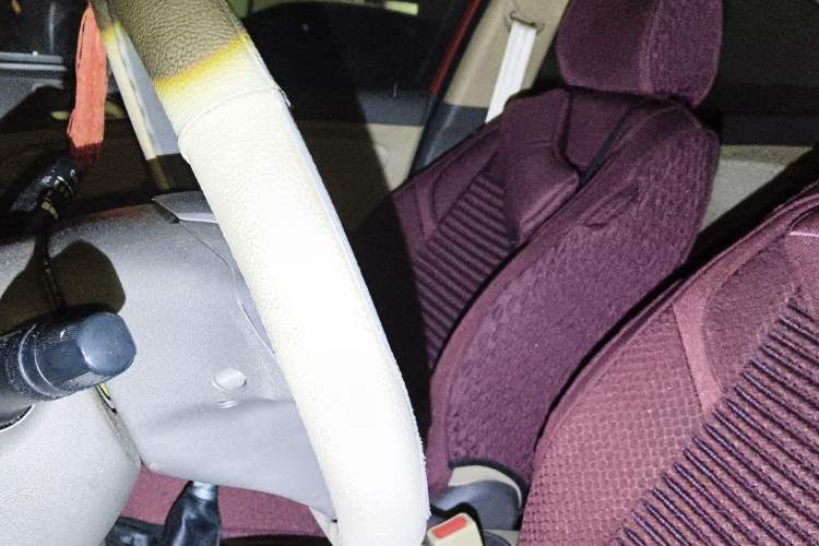 Used Hyundai Verna (older generation) 2010 Sedan 1.4L Manual Comfort GS Left Front Seat