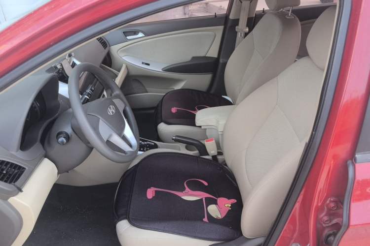 Used Hyundai Verna (older generation) 2010 Sedan 1.4L Automatic Fashionable GT Model Left Front Seat