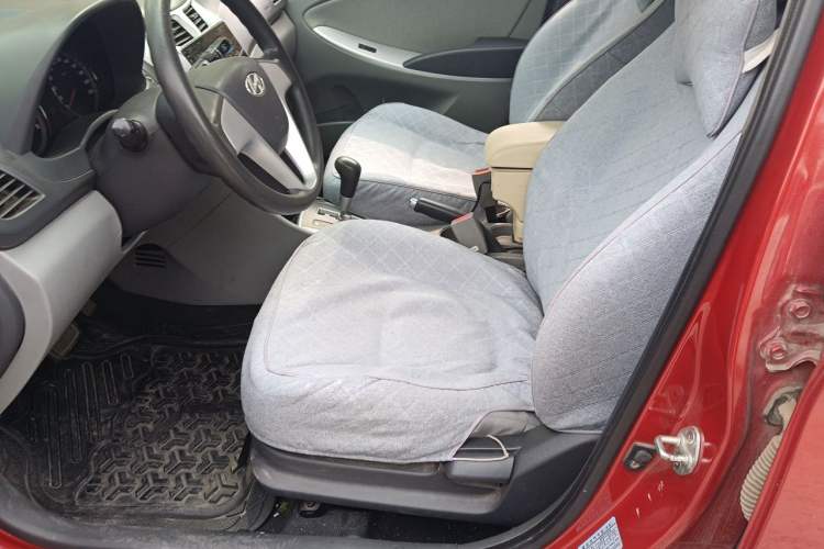 Used Hyundai Verna (older generation) 2010 Sedan 1.4L Automatic Fashionable GT Model Left Front Seat