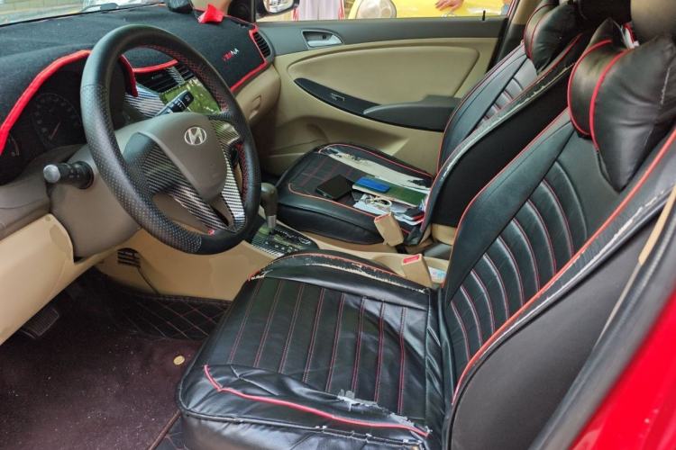 Used Hyundai Verna (older generation) 2010 Sedan 1.4L Automatic Comfort Model GS Left Front Seat