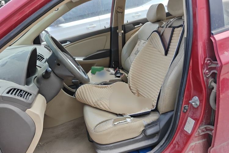 Used Hyundai Verna (older generation) 2010 Sedan 1.4L Automatic Comfort Model GS Left Front Seat