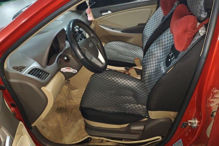 Used Hyundai Verna (older generation) 2010 Sedan 1.4L Automatic Fashionable GT Model Left Front Seat