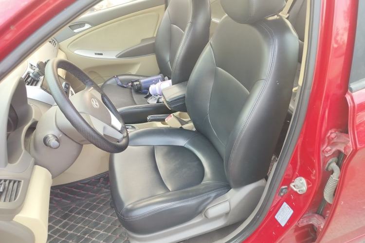 Used Hyundai Verna (older generation) 2010 Sedan 1.4L Automatic Fashionable GT Model Left Front Seat