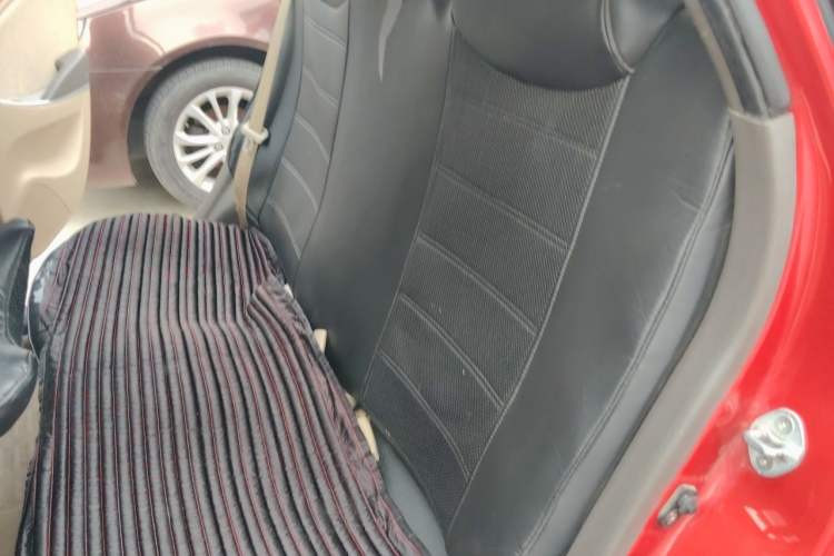 Used Hyundai Verna (older generation) 2010 Sedan 1.4L Manual Comfort GS Left Rear Seat