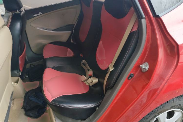 Used Hyundai Verna (older generation) 2010 Sedan 1.4L Automatic Fashionable GT Model Left Rear Seat