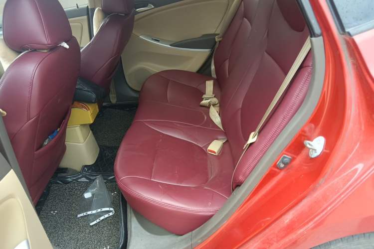Used Hyundai Verna (older generation) 2010 Sedan 1.4L Manual Comfort GS Left Rear Seat