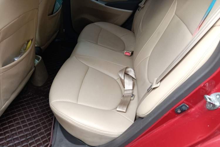 Used Hyundai Verna (older generation) 2010 Sedan 1.4L Automatic Comfort Model GS Left Rear Seat