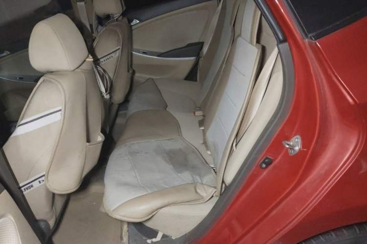 Used Hyundai Verna (older generation) 2010 Sedan 1.4L Manual Comfort GS Left Rear Seat