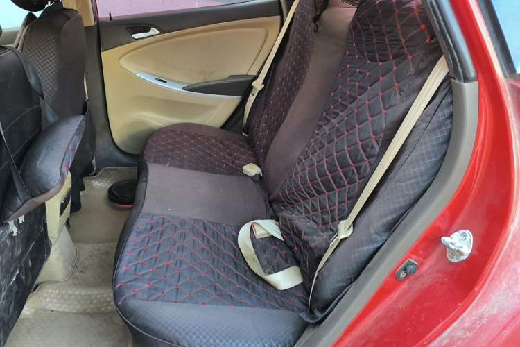 Used Hyundai Verna (older generation) 2010 Sedan 1.4L Automatic Comfort Model GS Left Rear Seat