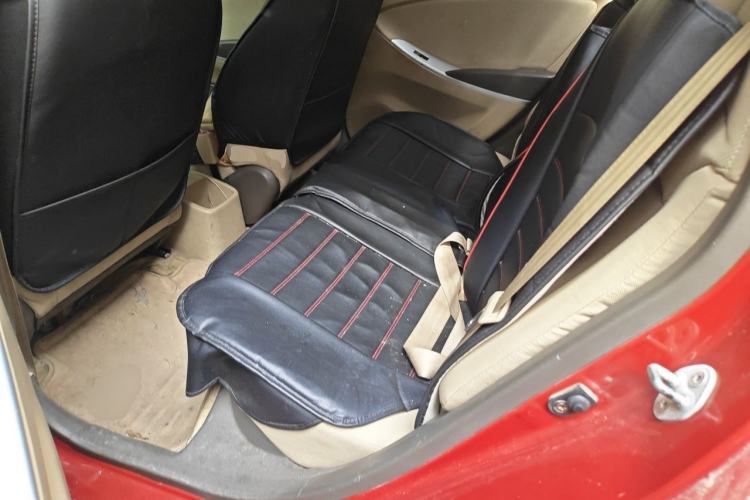 Used Hyundai Verna (older generation) 2010 Sedan 1.4L Manual Comfort GS Left Rear Seat
