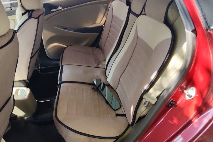 Used Hyundai Verna (older generation) 2010 Sedan 1.4L Manual Comfort GS Left Rear Seat