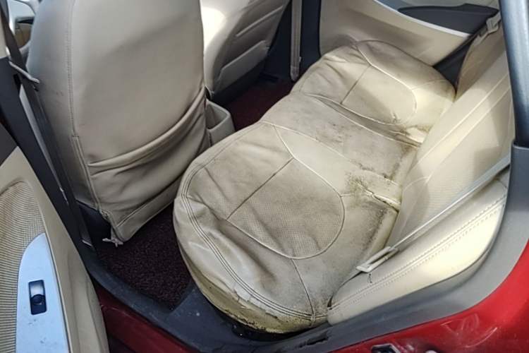 Used Hyundai Verna (older generation) 2010 Sedan 1.4L Manual Comfort GS Left Rear Seat
