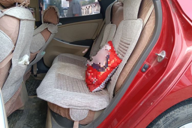Used Hyundai Verna (older generation) 2010 Sedan 1.4L Manual Comfort GS Left Rear Seat