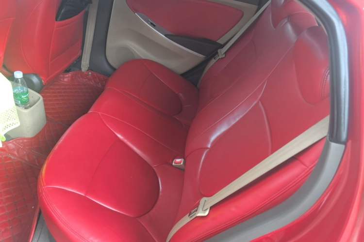 Used Hyundai Verna (older generation) 2010 Sedan 1.4L Manual Comfort GS Left Rear Seat