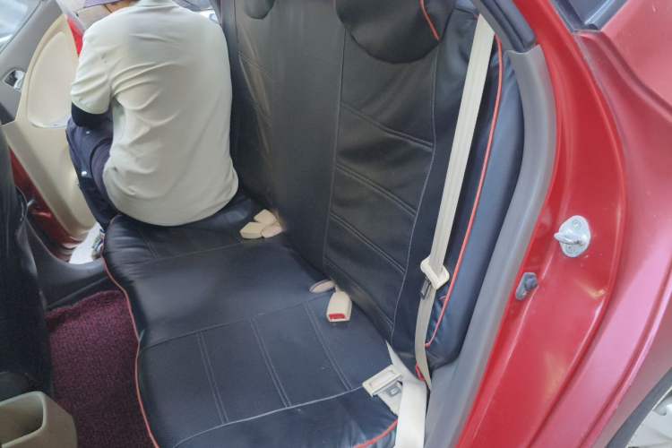 Used Hyundai Verna (older generation) 2010 Sedan 1.4L Automatic Fashionable GT Model Left Rear Seat
