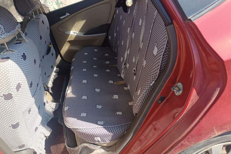 Used Hyundai Verna (older generation) 2010 Sedan 1.4L Manual Comfort GS Left Rear Seat