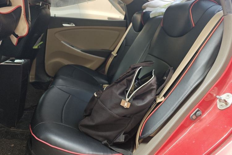 Used Hyundai Verna (older generation) 2010 Sedan 1.4L Manual Comfort GS Left Rear Seat