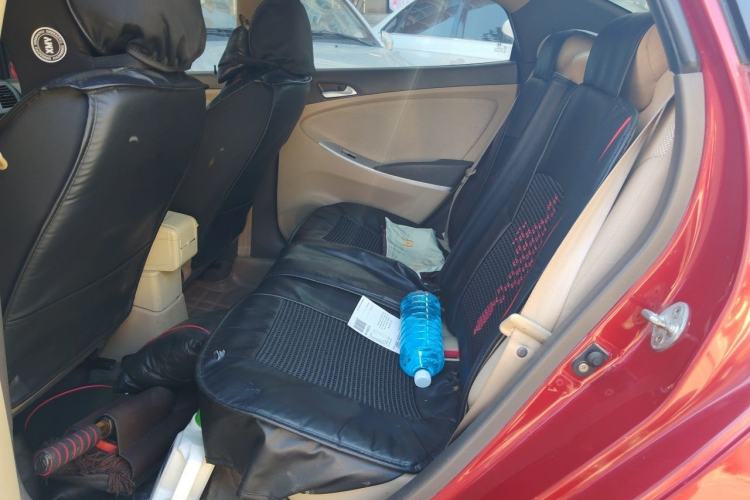 Used Hyundai Verna (older generation) 2010 Sedan 1.4L Manual Comfort GS Left Rear Seat