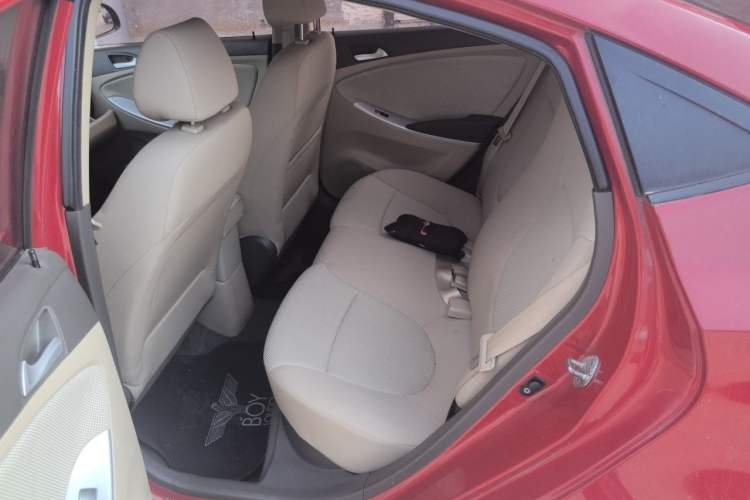 Used Hyundai Verna (older generation) 2010 Sedan 1.4L Automatic Fashionable GT Model Left Rear Seat