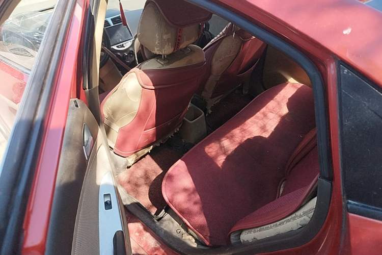 Used Hyundai Verna (older generation) 2010 Sedan 1.4L Manual Comfort GS Left Rear Seat